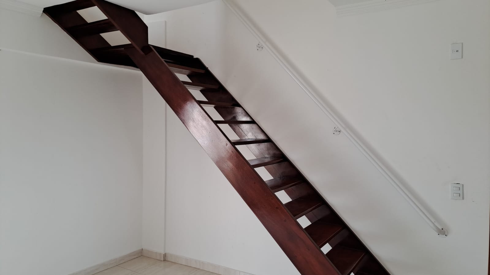 Cobertura nova de 3 quartos (1 suíte) com varanda no Bairro Tubalina | foto 10