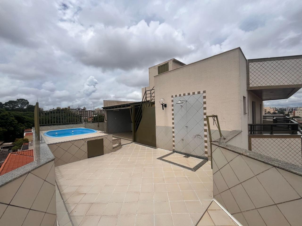 Cobertura duplex com piscina no Bairro Brasil — Bairro Brasil