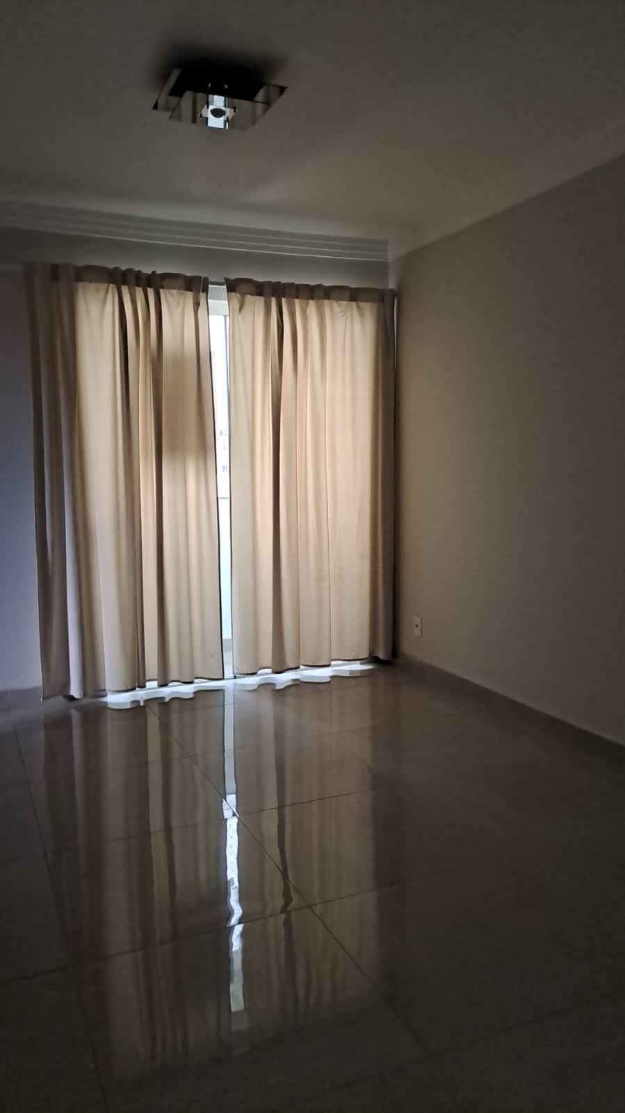 Apartamento com suíte e 2 vagas no Bairro Tubalina — Bairro Tubalina