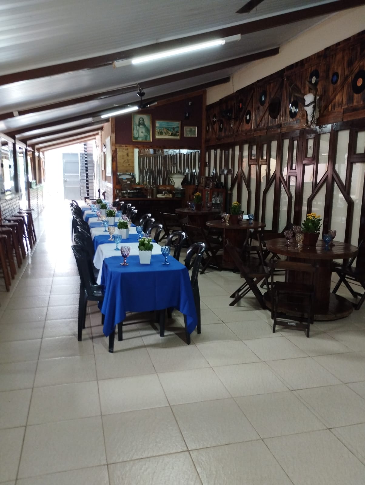 Casa decorada com 3 quartos no Bairro Jardim das Palmeiras | foto 2