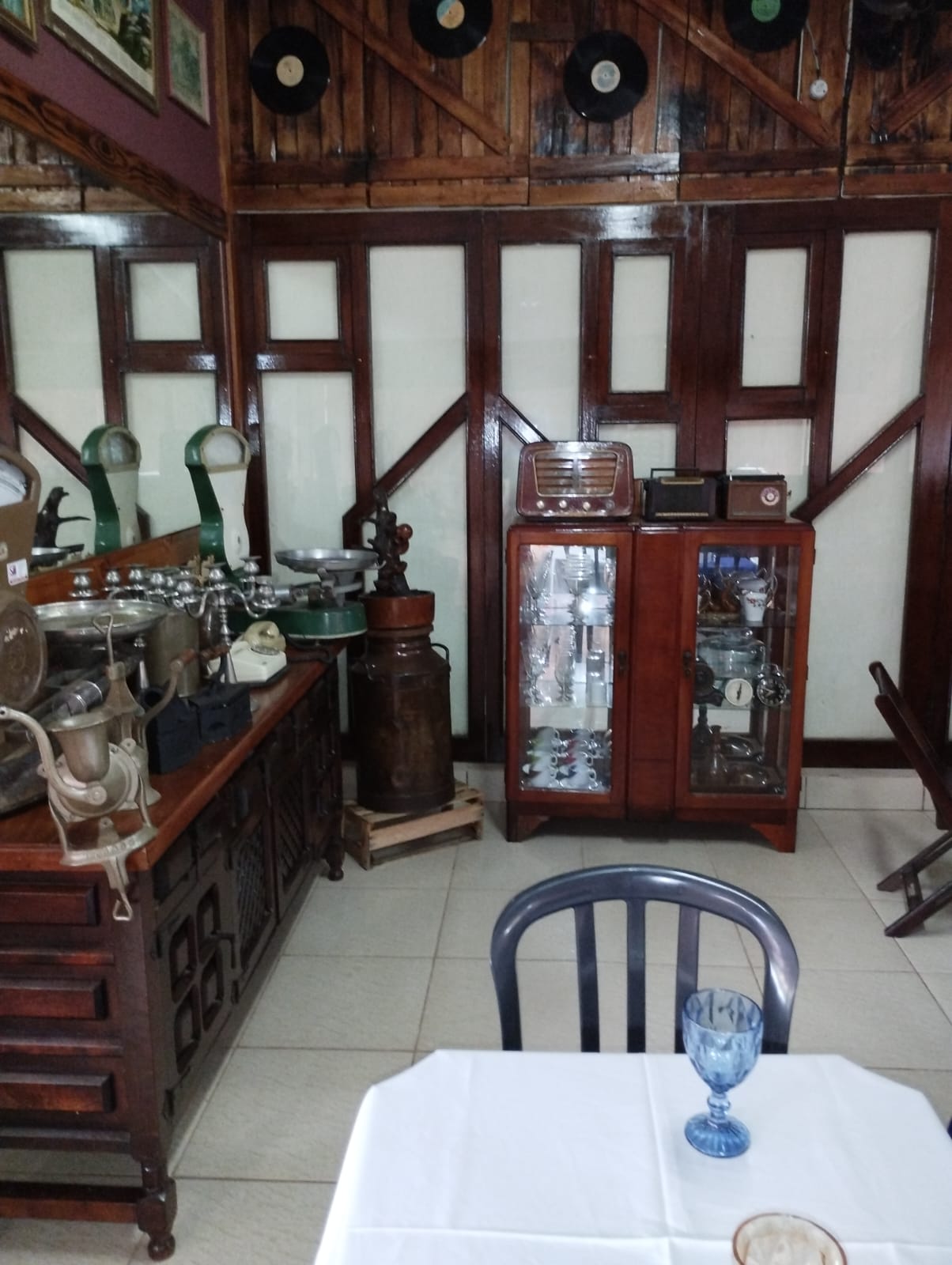 Casa decorada com 3 quartos no Bairro Jardim das Palmeiras | foto 6