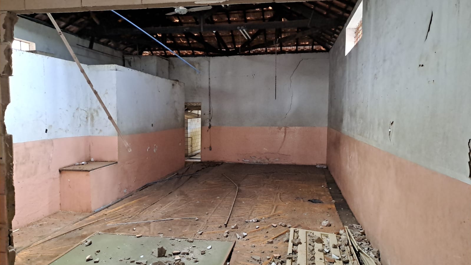 Barracão comercial 430 m² no Bairro Martins | foto 1