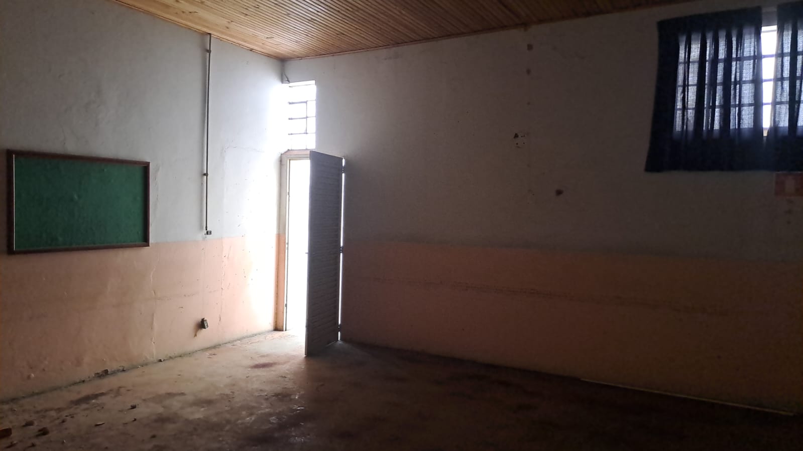 Barracão comercial 430 m² no Bairro Martins | foto 3