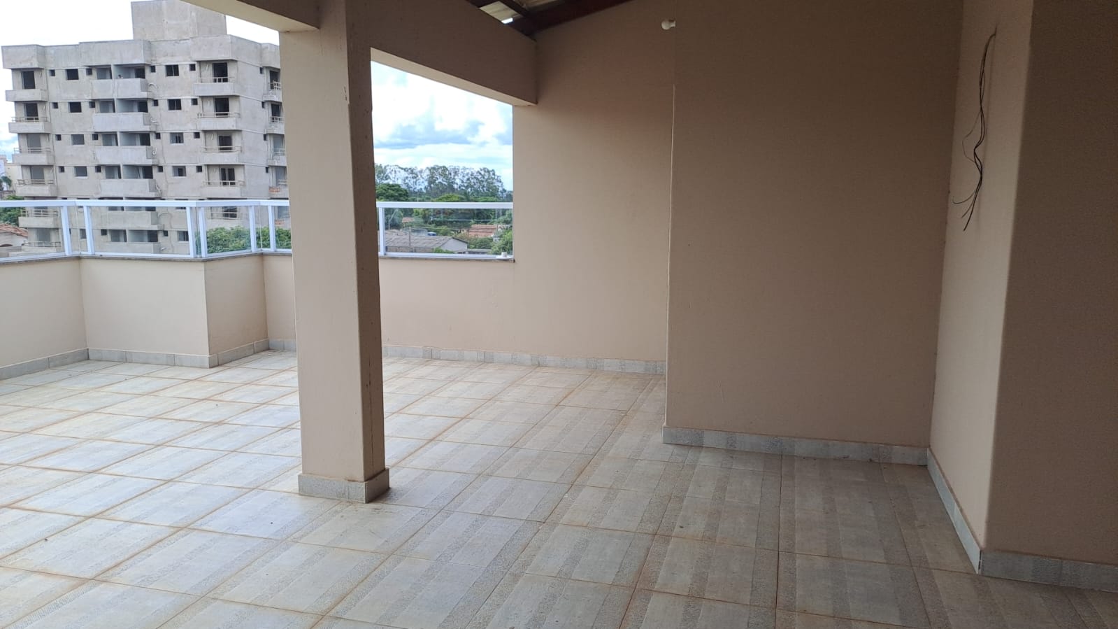 Cobertura nova de 3 quartos (1 suíte) com varanda no Bairro Tubalina | foto 13