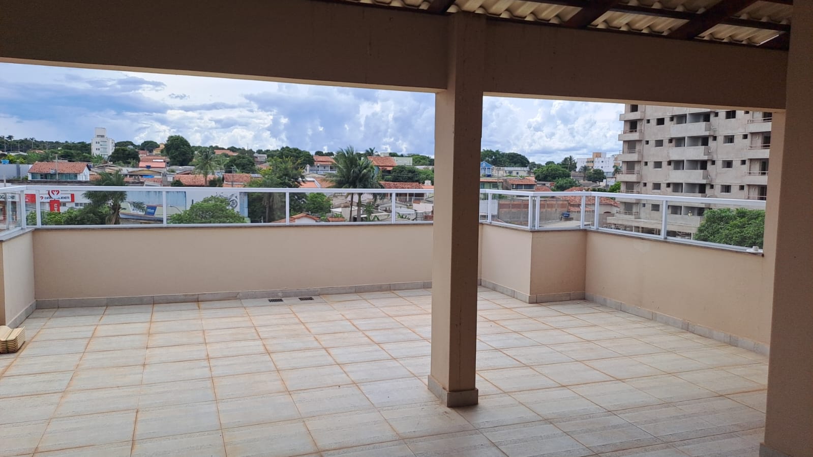 Cobertura nova de 3 quartos (1 suíte) com varanda no Bairro Tubalina | foto 1