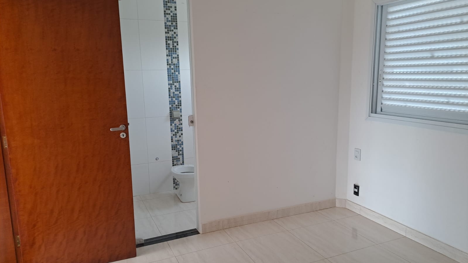 Cobertura nova de 3 quartos (1 suíte) com varanda no Bairro Tubalina | foto 9