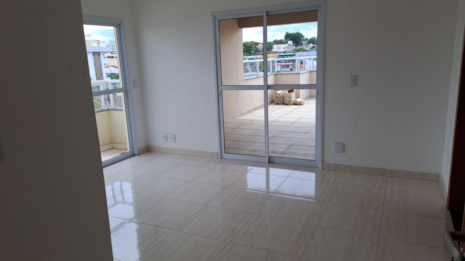 Cobertura nova de 3 quartos (1 suíte) com varanda no Bairro Tubalina | foto 14