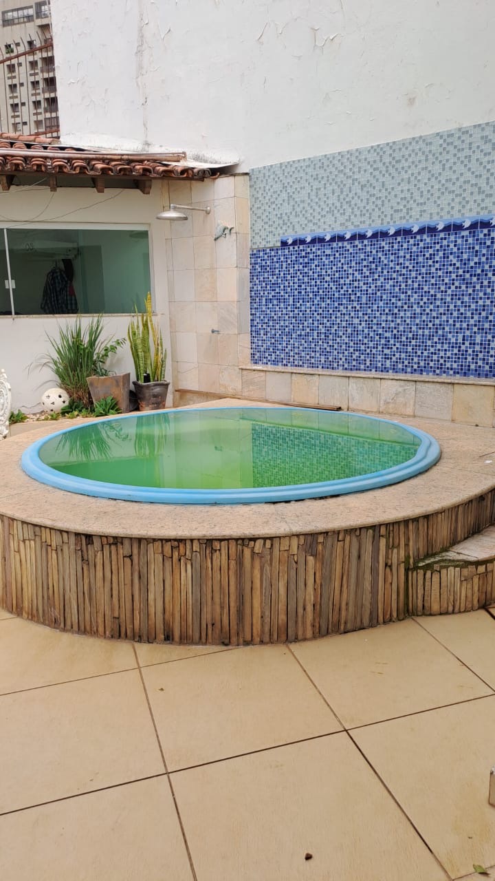 Casa 290 m² com 4 quartos e área gourmet no Centro — Bairro Centro